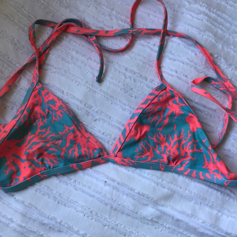 Size large jolyn neon pink and blue coral triangle top